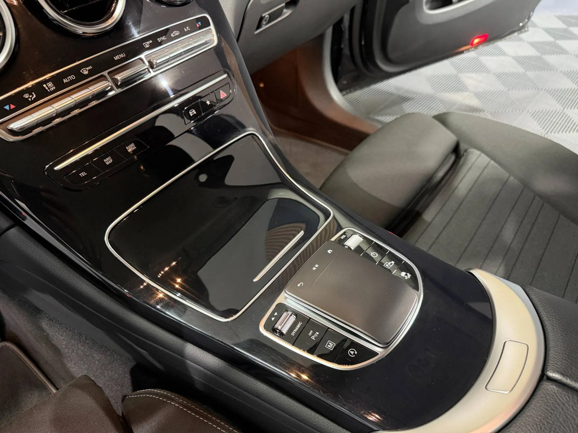 Mercedes-Benz GLC 200 d 4MATIC 9G-TRONIC