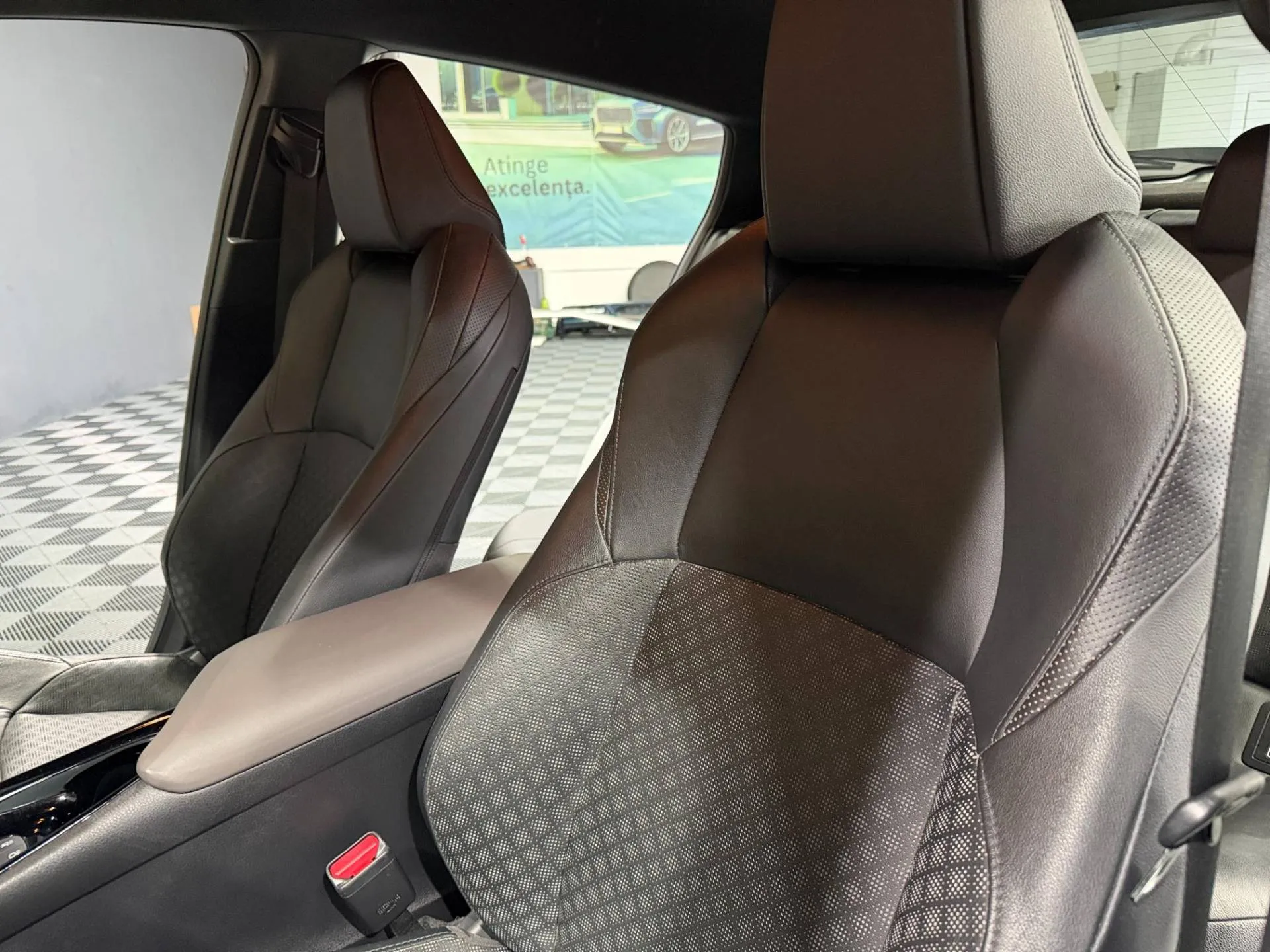 Toyota C-HR 2.0 Hybrid