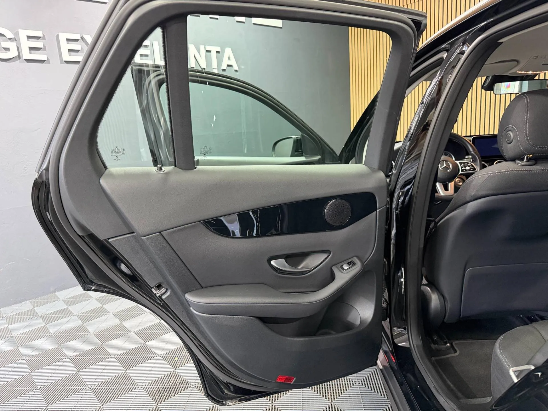 Mercedes-Benz GLC 200 d 4MATIC 9G-TRONIC