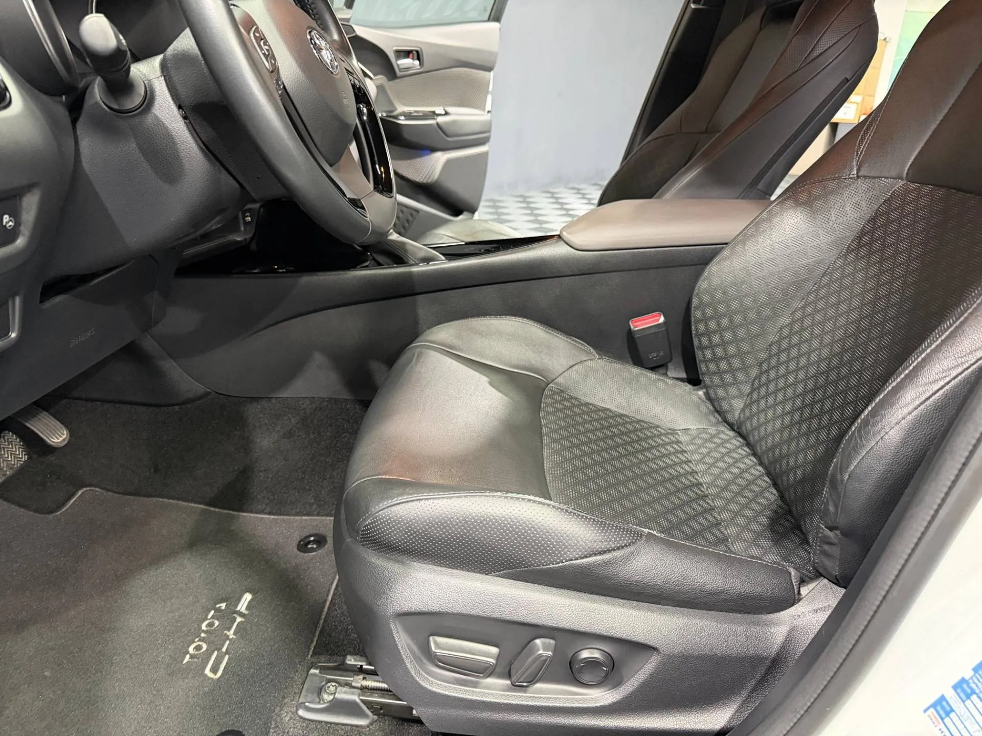 Toyota C-HR 2.0 Hybrid